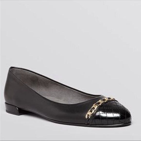 Stuart Weitzman Legacy Gold Chain Quilt Cap Toe Leather Flats Size 7.5 - Picture 2 of 10
